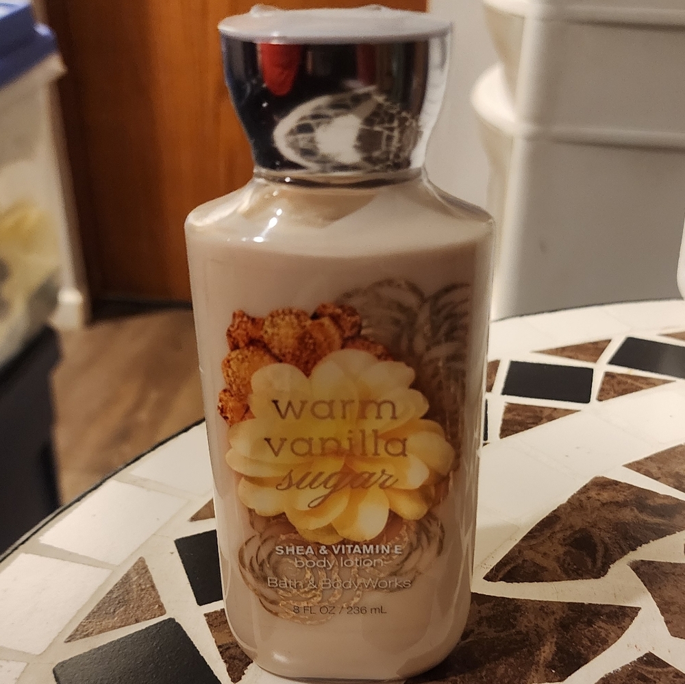 Bath & BodyWorks Warm Vanilla Sugar Body Lotion 8 oz